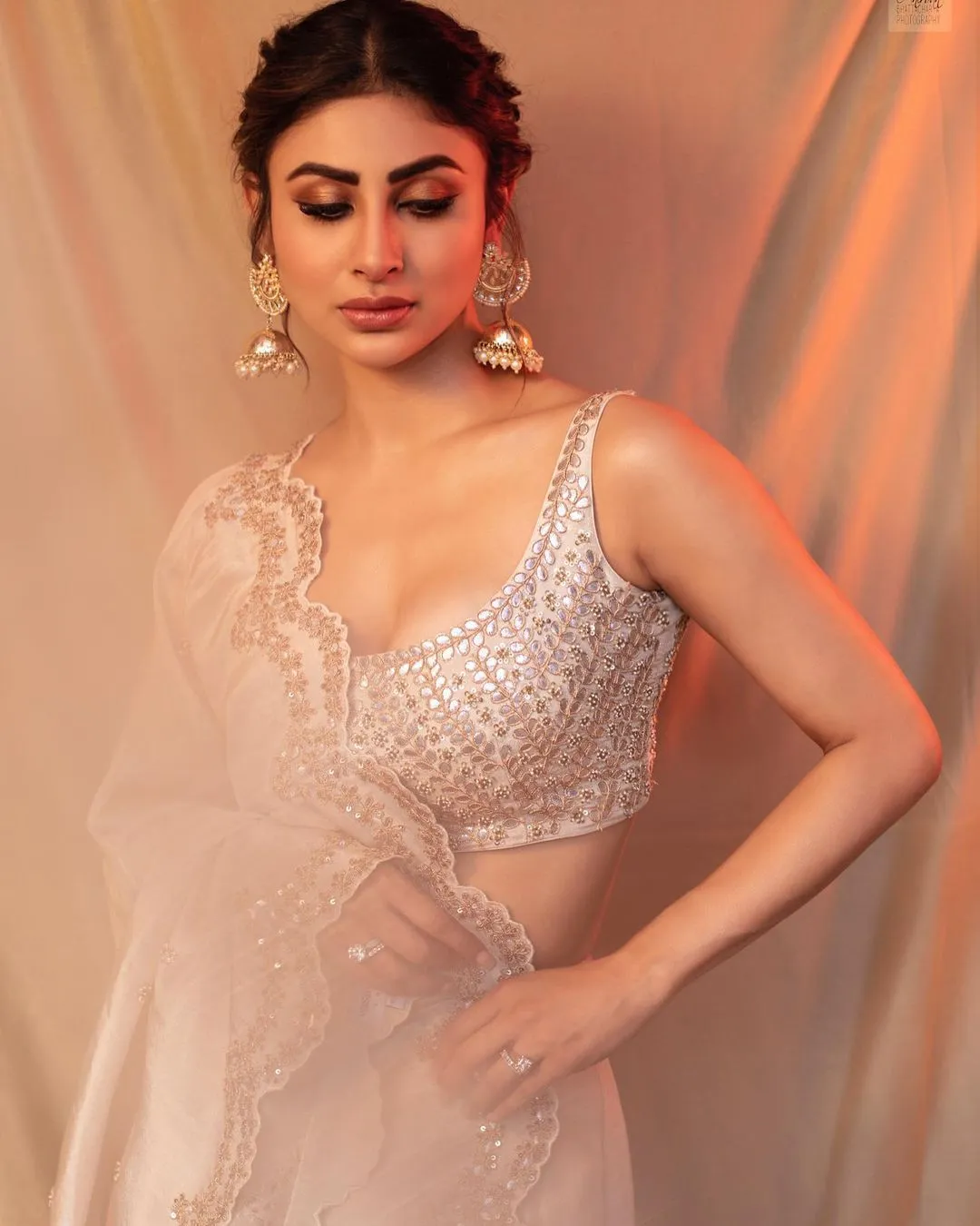 INDIAN TV ACTRESS MOUNI ROY IN WHITE LEHENGA CHOLI5